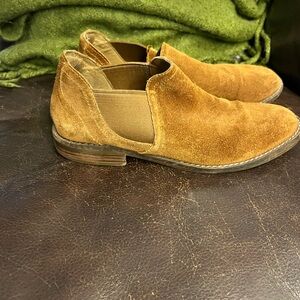 Clarks Women's Brown Suede Ankle Booties